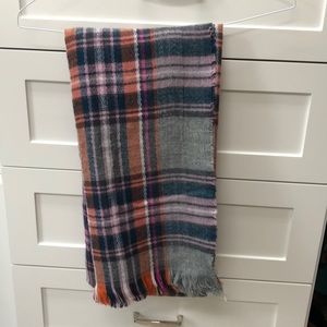 💙NWT Multi-Color Plaid Blanket Scarf